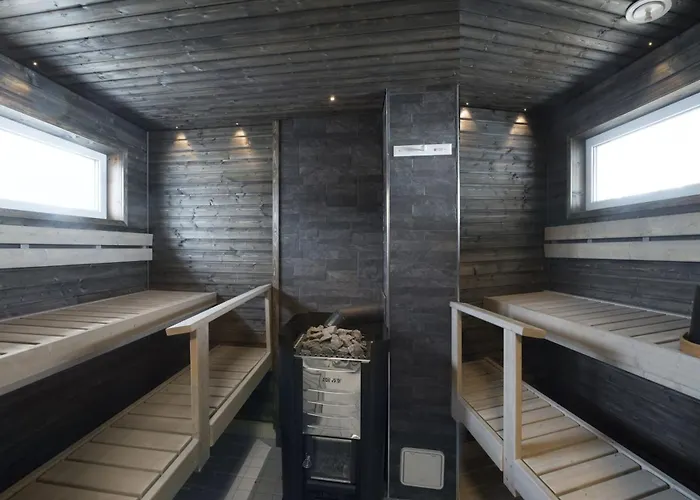 卡亚尼小屋酒店 *